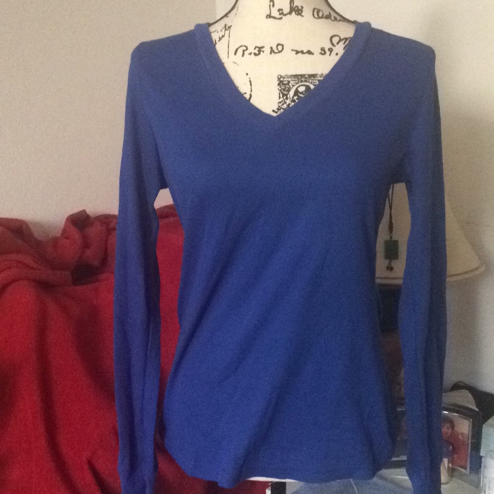 Blue long sleeve v neck shirt